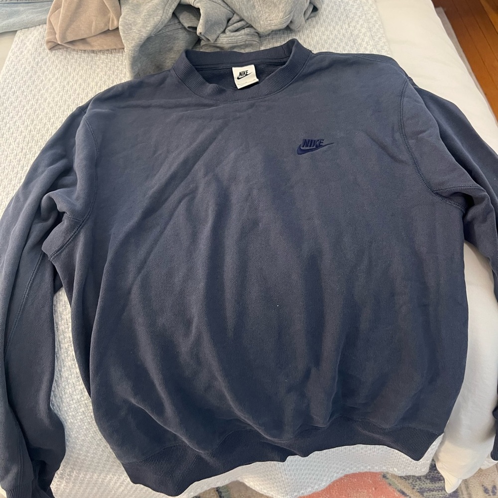 nike men’s sweatshirt